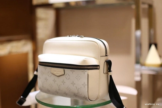 WIS Messenger Louis Vuitton 0715